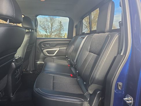 Used 2017 Nissan Titan PRO-4X image 11