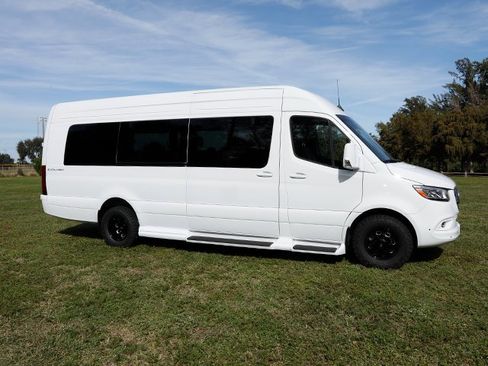 Used 2024 Mercedes-Benz Sprinter 3500 image 8