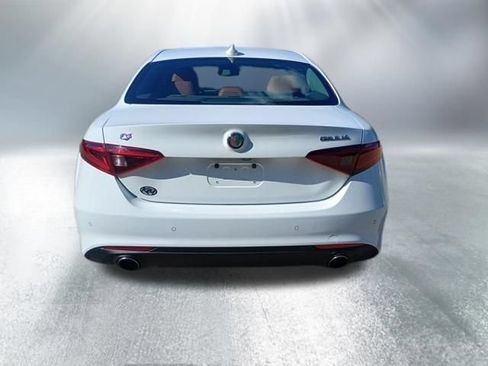 Used 2019 Alfa Romeo Giulia Ti AWD/4WD image 4