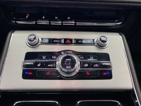 Used 2022 Lincoln Aviator AWD w/ Premium Package image 21
