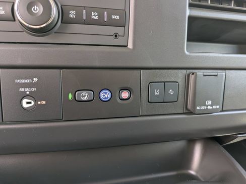 Used 2025 GMC Savana 3500 LT w/ LT Preferred Equipment Group RWD image 27
