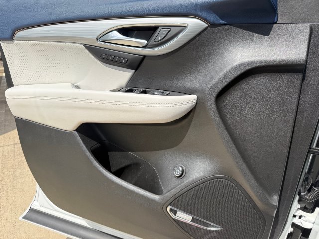 Used 2024 Buick Envision Avenir AWD/4WD image 25