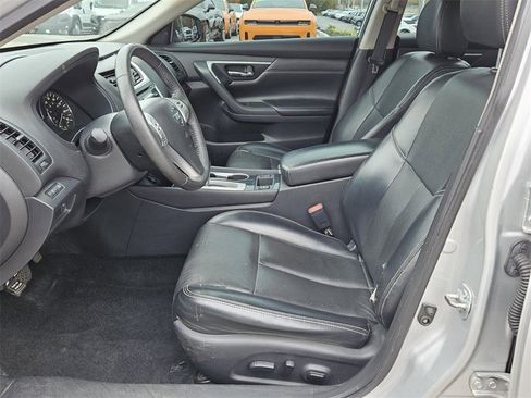 Used 2017 Nissan Altima 2.5 SL w/ Moonroof Package image 10