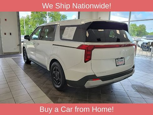 Used 2025 Kia Carnival FWD image 7