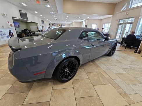 Used 2023 Dodge Challenger SRT Hellcat Widebody RWD image 32