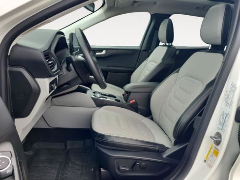 Used 2024 Ford Escape PHEV w/ PHEV Premium Package image 10