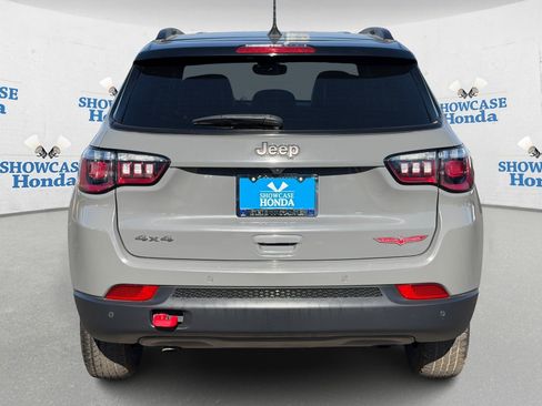 Used 2023 Jeep Compass Trailhawk image 7