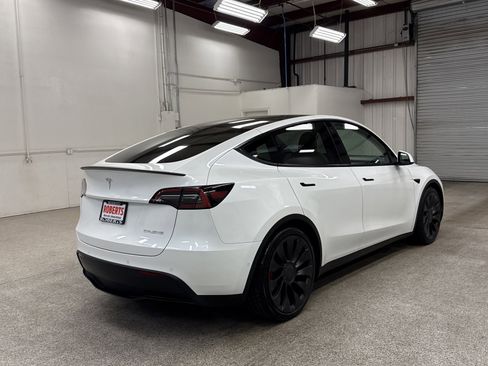Used 2021 Tesla Model Y Performance image 19