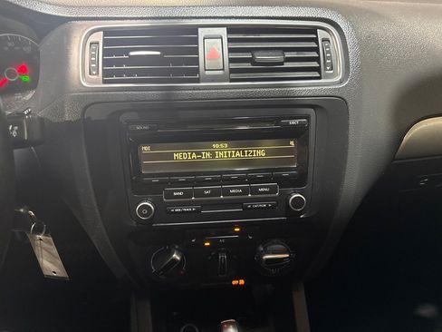 Used 2013 Volkswagen Jetta SE FWD image 15
