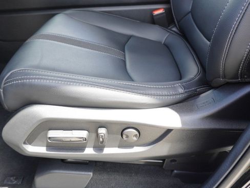Used 2025 Honda Pilot Touring image 25