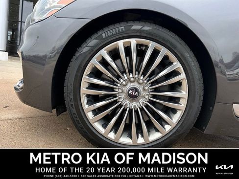 Used 2020 Kia K900 Luxury w/ VIP Package image 10