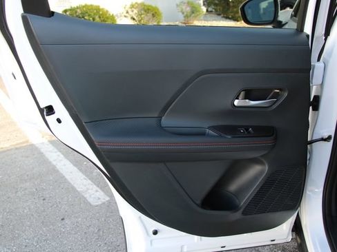 Used 2025 Nissan Kicks SR FWD image 24