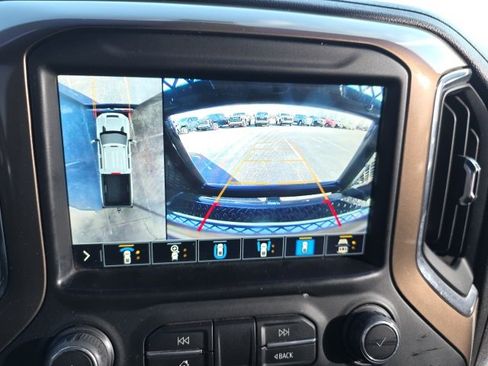 Used 2022 Chevrolet Silverado 3500 High Country image 9