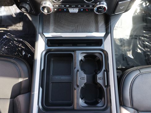 Used 2024 Ford F450 Platinum w/ FX4 Off-Road Package image 31