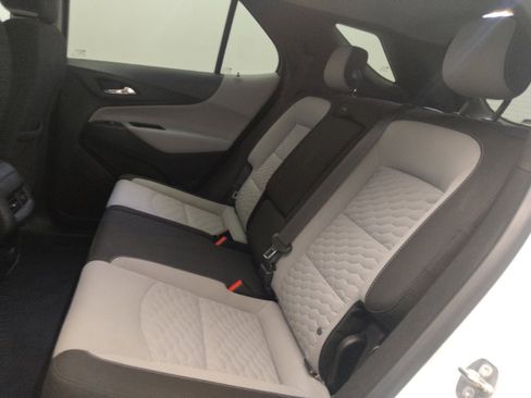 Used 2018 Chevrolet Equinox LS FWD image 18