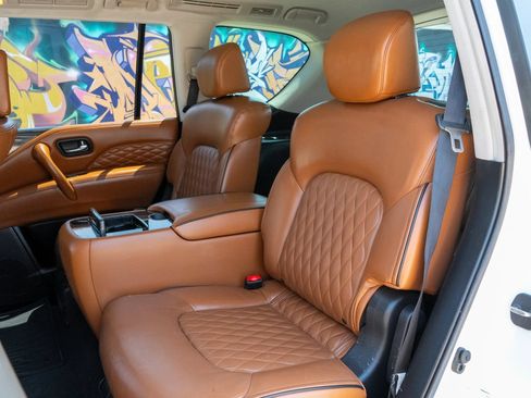 Used 2018 INFINITI QX80 4WD w/ Deluxe Technology Package image 38