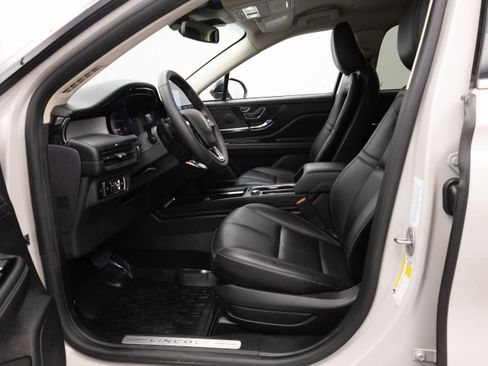 Used 2024 Lincoln Corsair AWD image 25