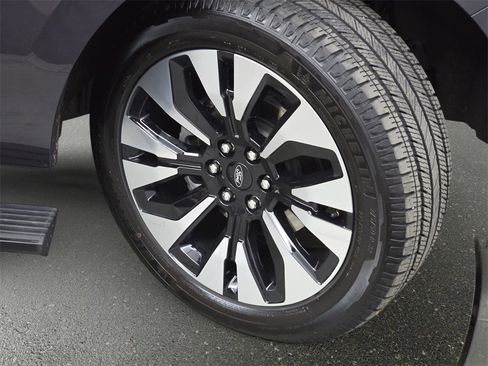 Used 2025 Ford Expedition Max Platinum w/ Driver's Package image 36