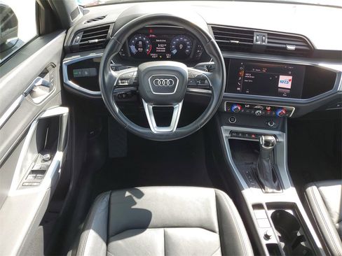 Used 2021 Audi Q3 2.0T Premium Plus w/ Premium Plus Package image 16
