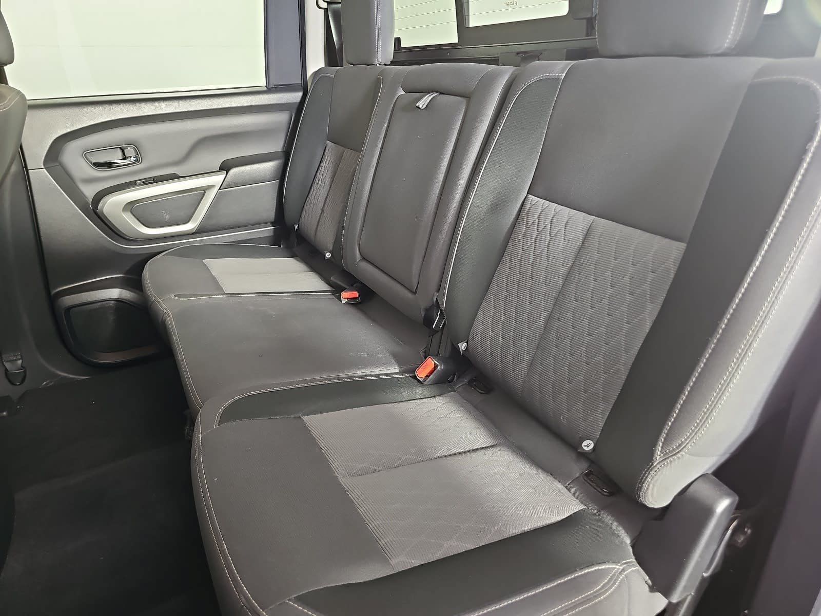 Used 2023 Nissan Titan SV w/ SV Convenience Package RWD image 13
