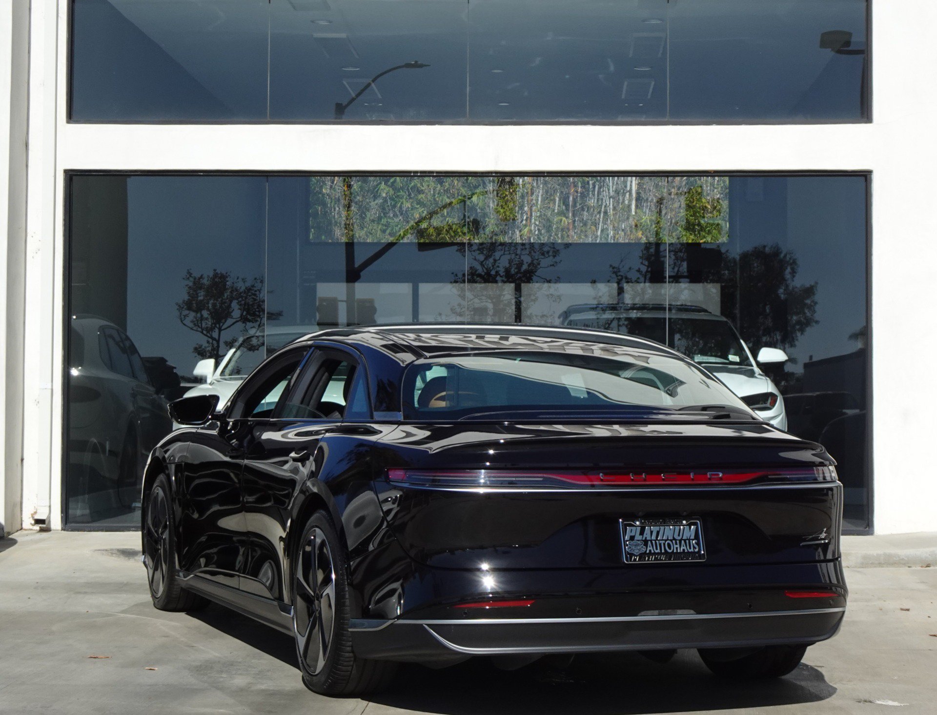 Used 2025 Lucid Air Touring AWD/4WD image 4