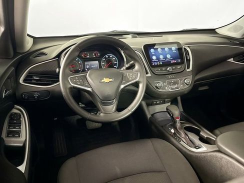 Used 2025 Chevrolet Malibu RS image 15