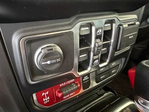 Used 2023 Jeep Gladiator Mojave w/ Trailer Tow Package image 28