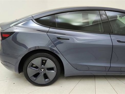 Used 2023 Tesla Model 3 Standard Range image 12