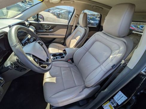 Used 2024 Lincoln Corsair Reserve w/ Equipment Group 201A image 8