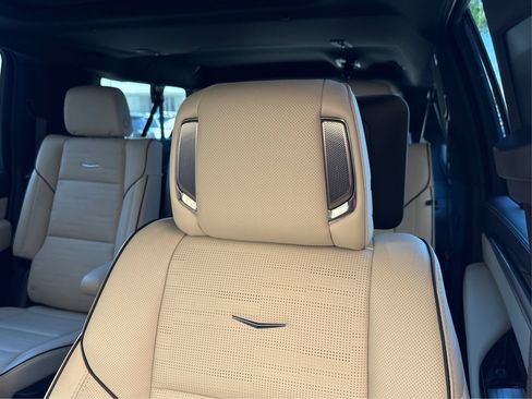 New 2026 Cadillac Escalade ESV Sport w/ Touring Package AWD/4WD image 32