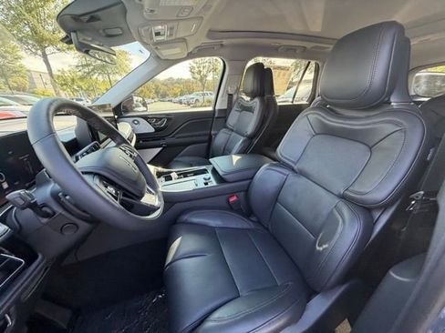 New 2025 Lincoln Aviator Reserve w/ Luxury Package image 12