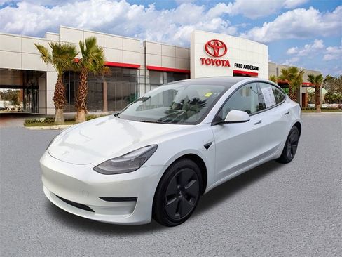 Used 2023 Tesla Model 3 Standard Range image 8