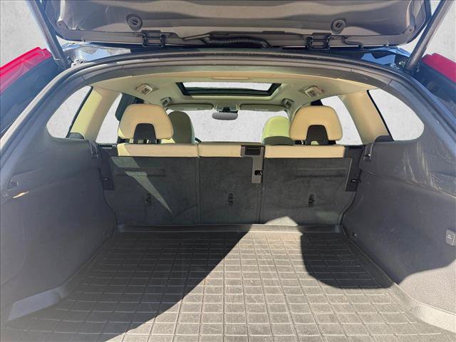 Used 2017 Volvo XC60 T5 Inscription w/ Preferred Option Package FWD image 6