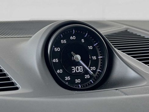 Used 2025 Porsche Cayenne image 16