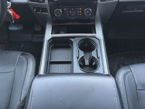Used 2019 Ford F250 Lariat w/ Snow Plow Prep Package AWD/4WD image 20