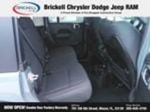 Used 2025 Jeep Wrangler Unlimited Rubicon AWD/4WD image 17