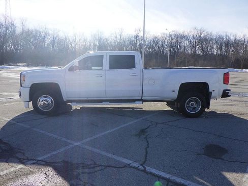 Used 2015 GMC Sierra 3500 Denali image 2