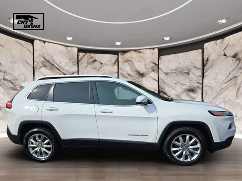 Used 2015 Jeep Cherokee Limited AWD/4WD image 4