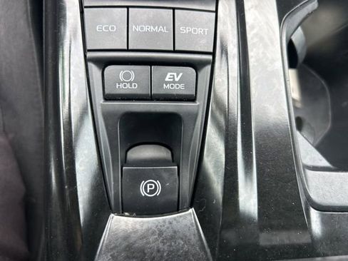 Used 2025 Toyota Camry LE image 16