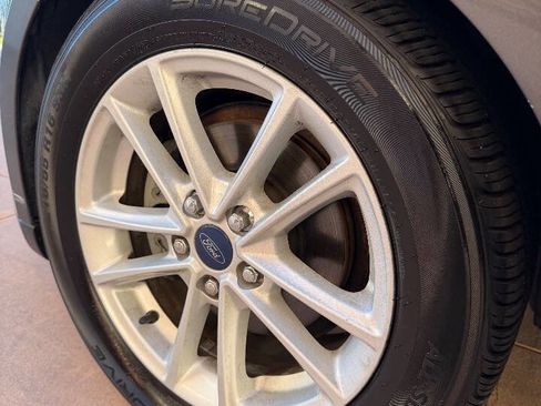 Used 2017 Ford Focus SE image 25