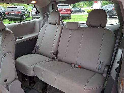 Used 2016 Toyota Sienna XLE Premium AWD/4WD image 12