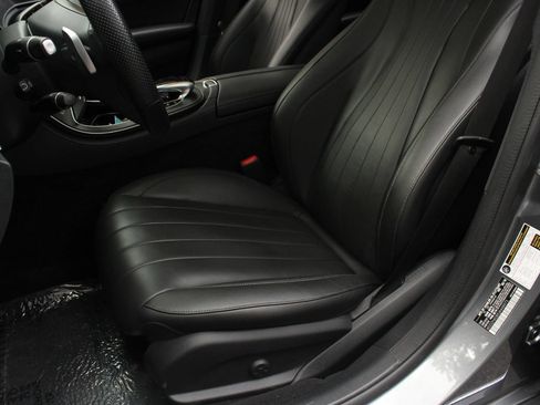 Used 2018 Mercedes-Benz E 400 4MATIC Wagon w/ Premium 3 Package image 17
