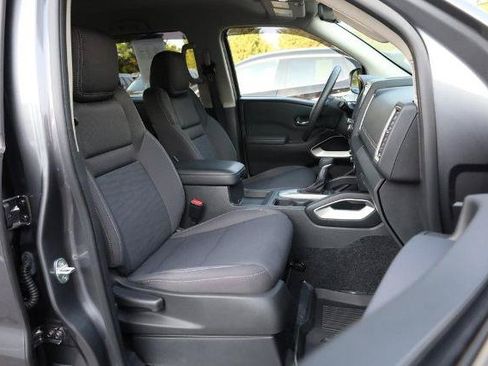 Used 2022 Nissan Frontier SV w/ Technology Package AWD/4WD image 25