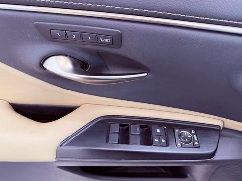 Certified 2020 Lexus ES 350 w/ Premium Package image 19