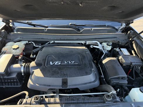 Used 2015 GMC Canyon SLT w/ Driver Alert Package image 9