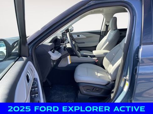 New 2025 Ford Explorer Active w/ Active Comfort Package image 9