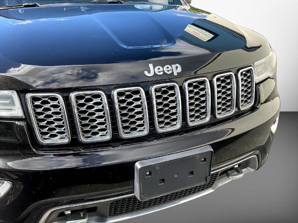 Used 2020 Jeep Grand Cherokee Overland AWD/4WD image 34
