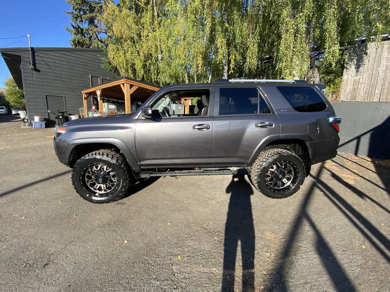 Used 2019 Toyota 4Runner SR5 AWD/4WD image 3