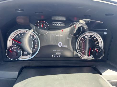 Used 2018 RAM 3500 Laramie AWD/4WD image 10