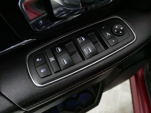 Used 2018 RAM 1500 Laramie w/ Convenience Group image 15